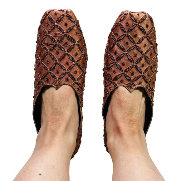 Mask World Brown Satin Beaded Princess Moccasins - Size 8 - Picture 4 of 14